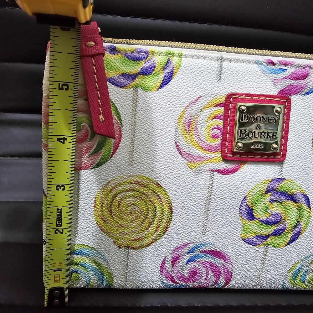 Dooney & Burke Rare Hard to find Lollipop crossbody/ clutch. Excellent condition - Picture 13 of 15